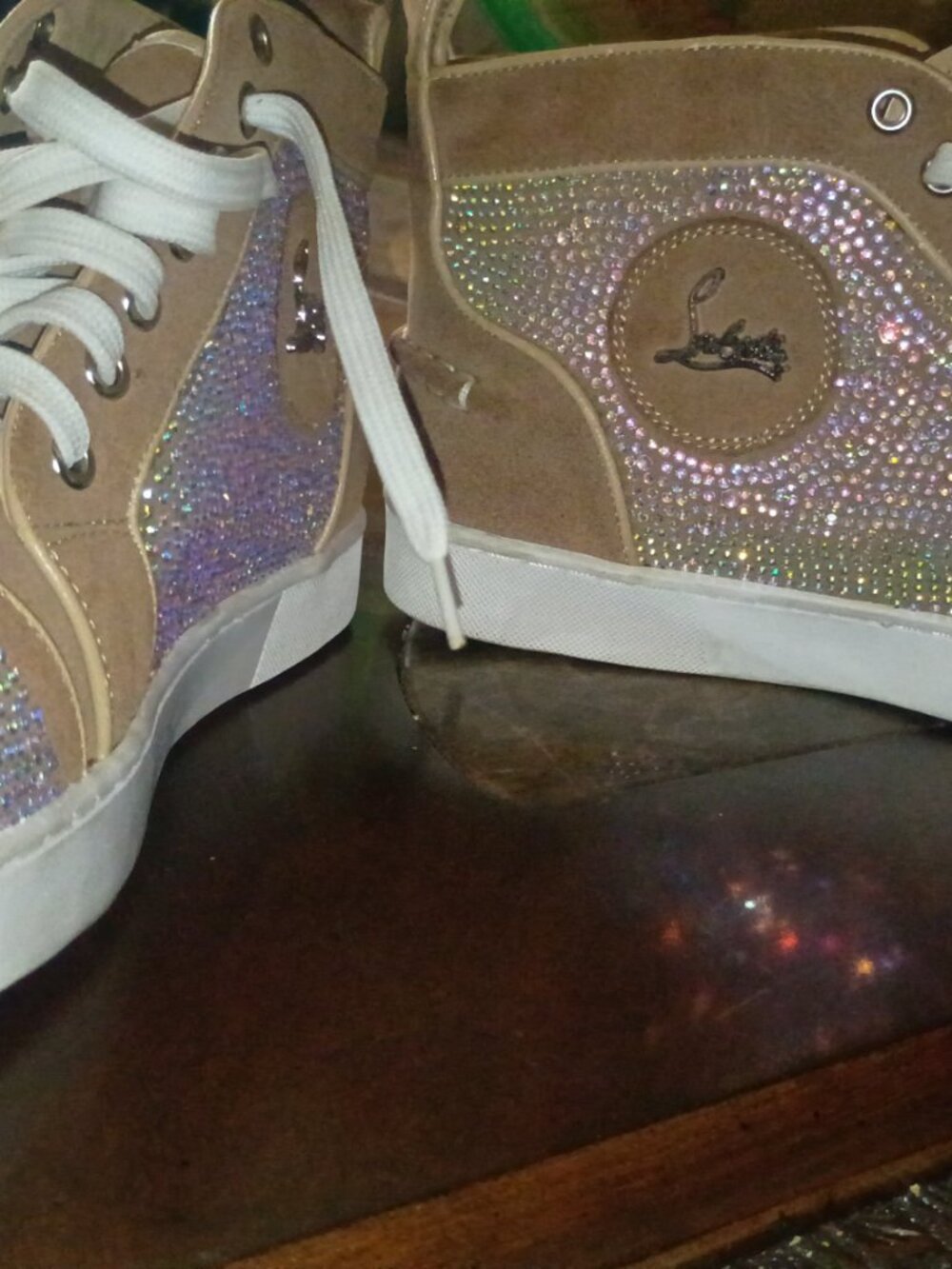 Christian Louboutin - Picture 6 of 6